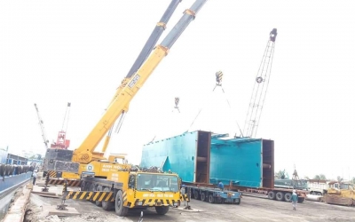 Vận chuyển nâng hạ cẩu trục nặng 120 tấn.